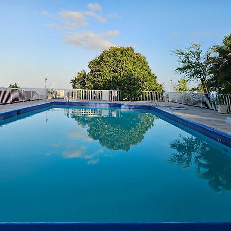 Montego Bay Club Apartments Exterior photo