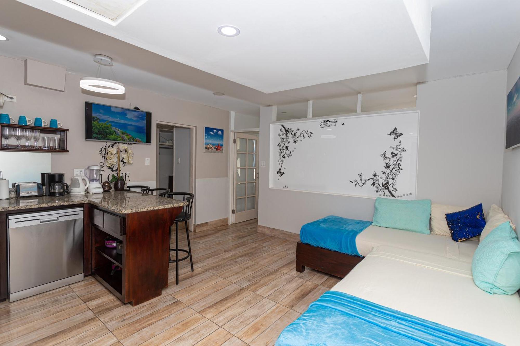 Montego Bay Club Apartments Exterior photo