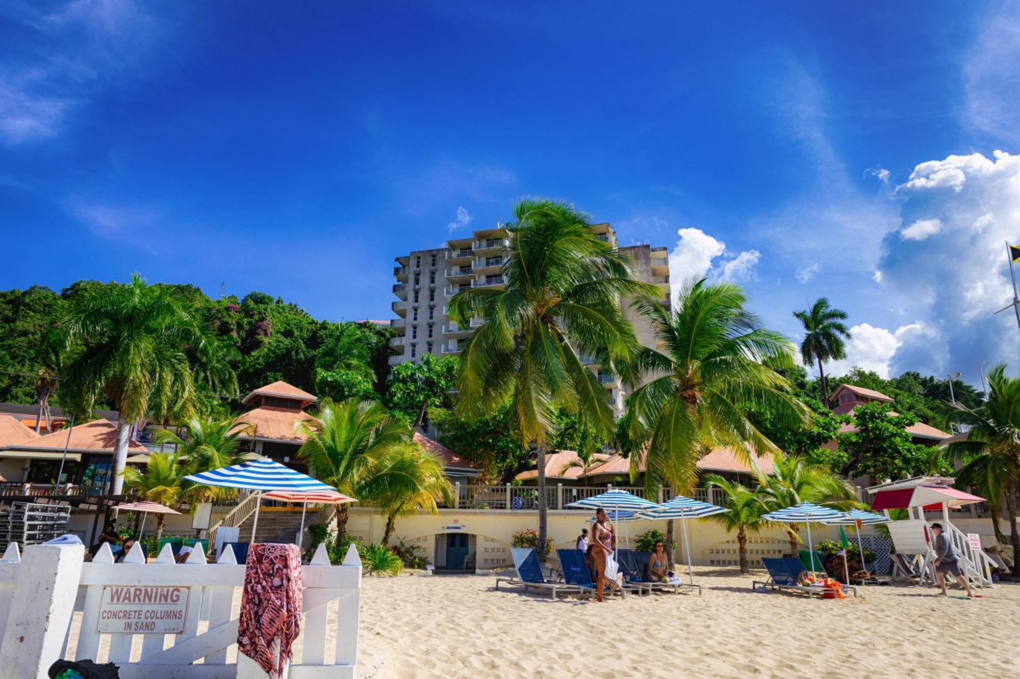 Montego Bay Club Apartments Exterior photo