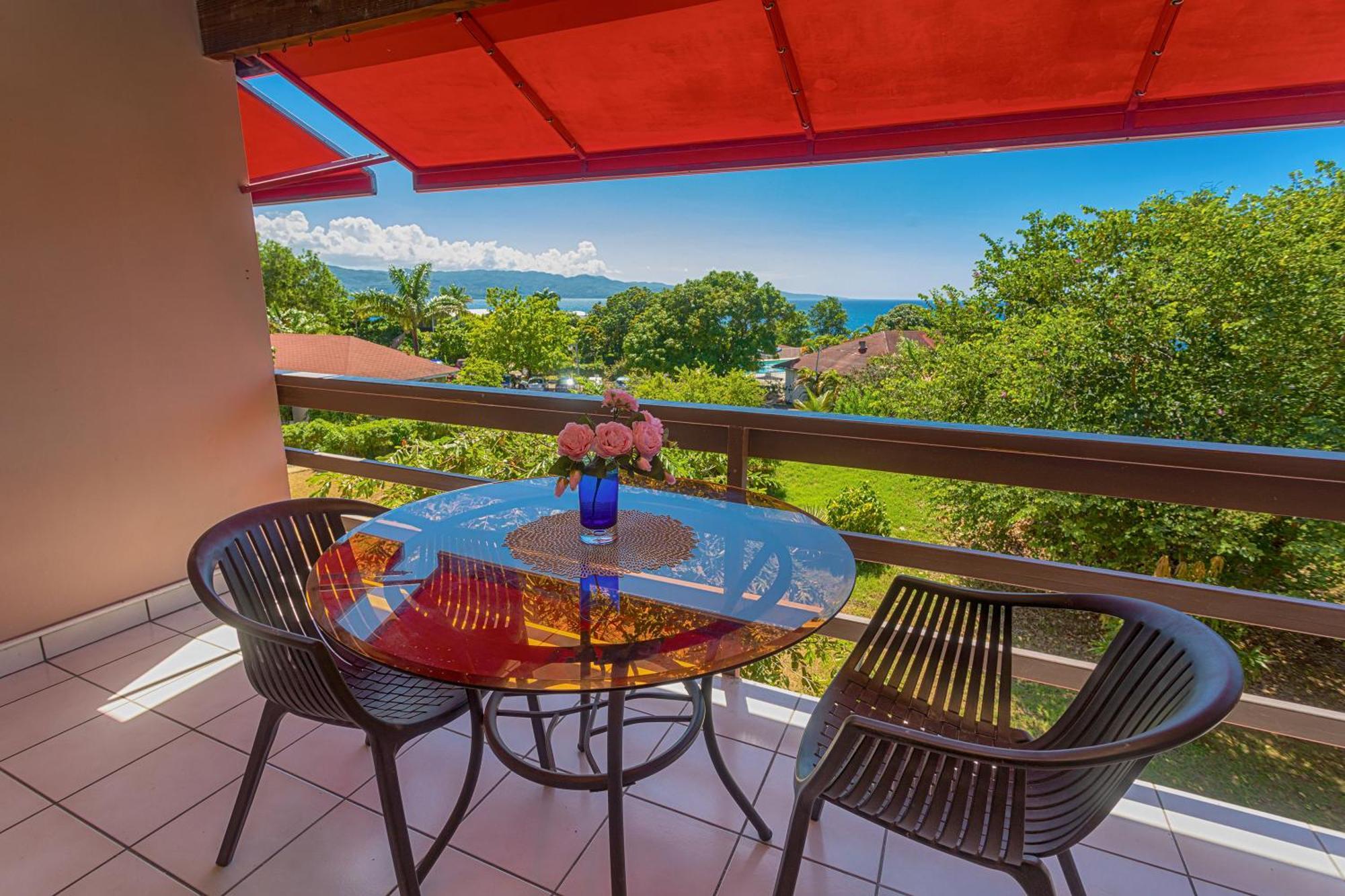 Montego Bay Club Apartments Exterior photo