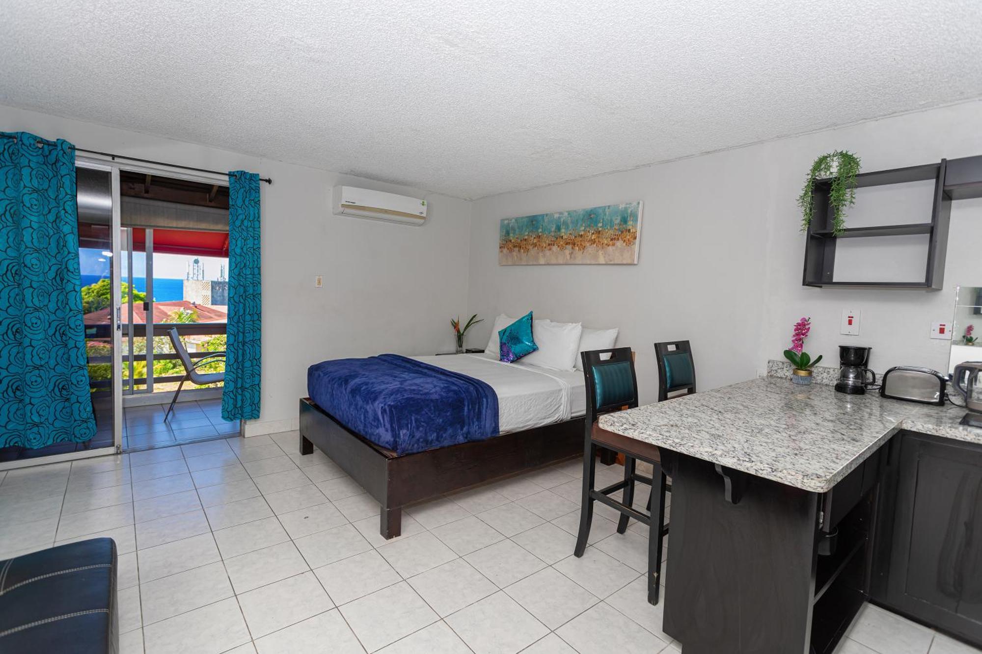 Montego Bay Club Apartments Exterior photo