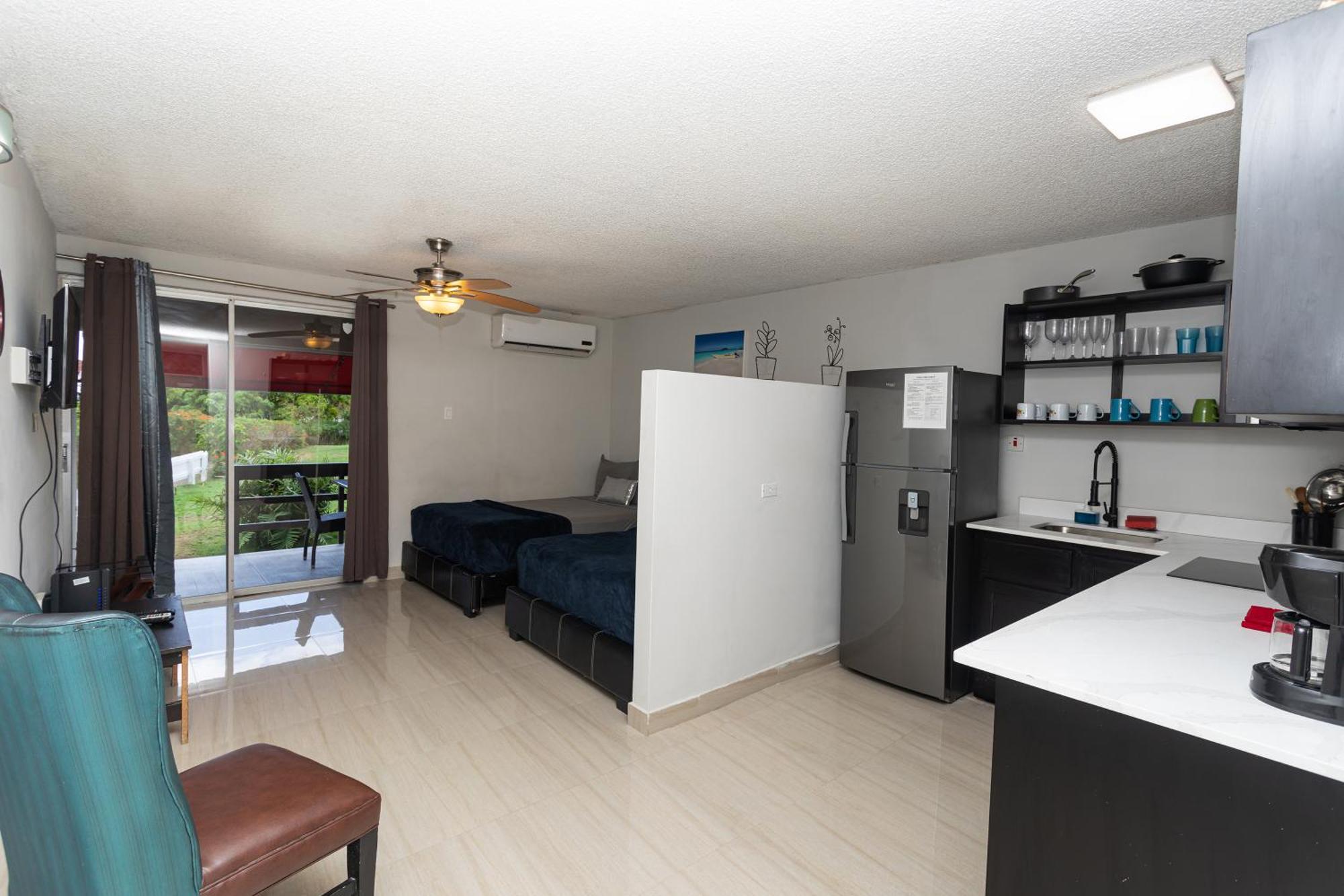 Montego Bay Club Apartments Exterior photo