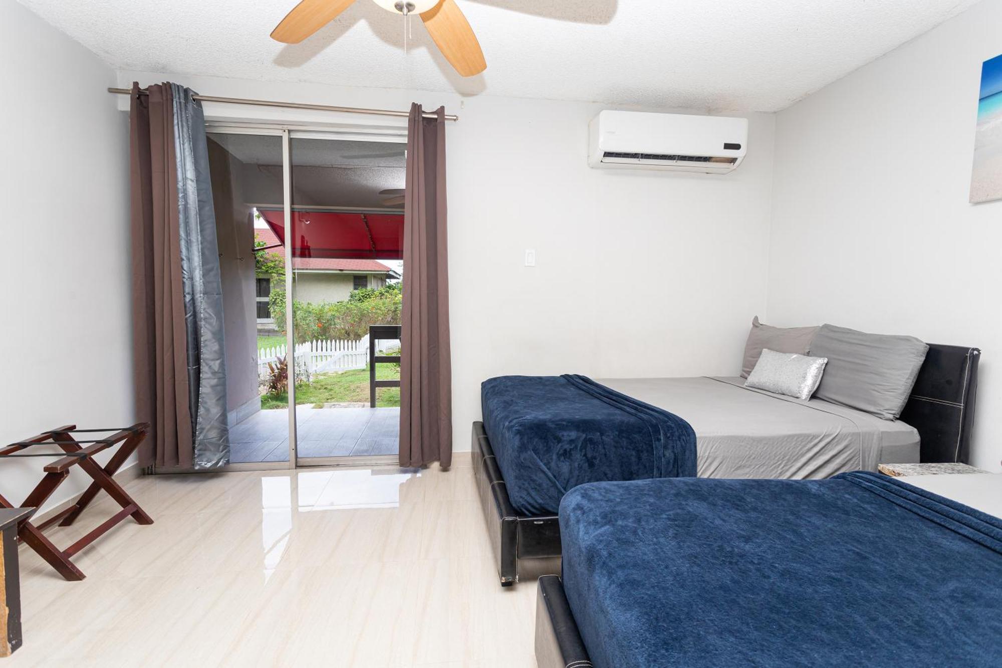 Montego Bay Club Apartments Exterior photo