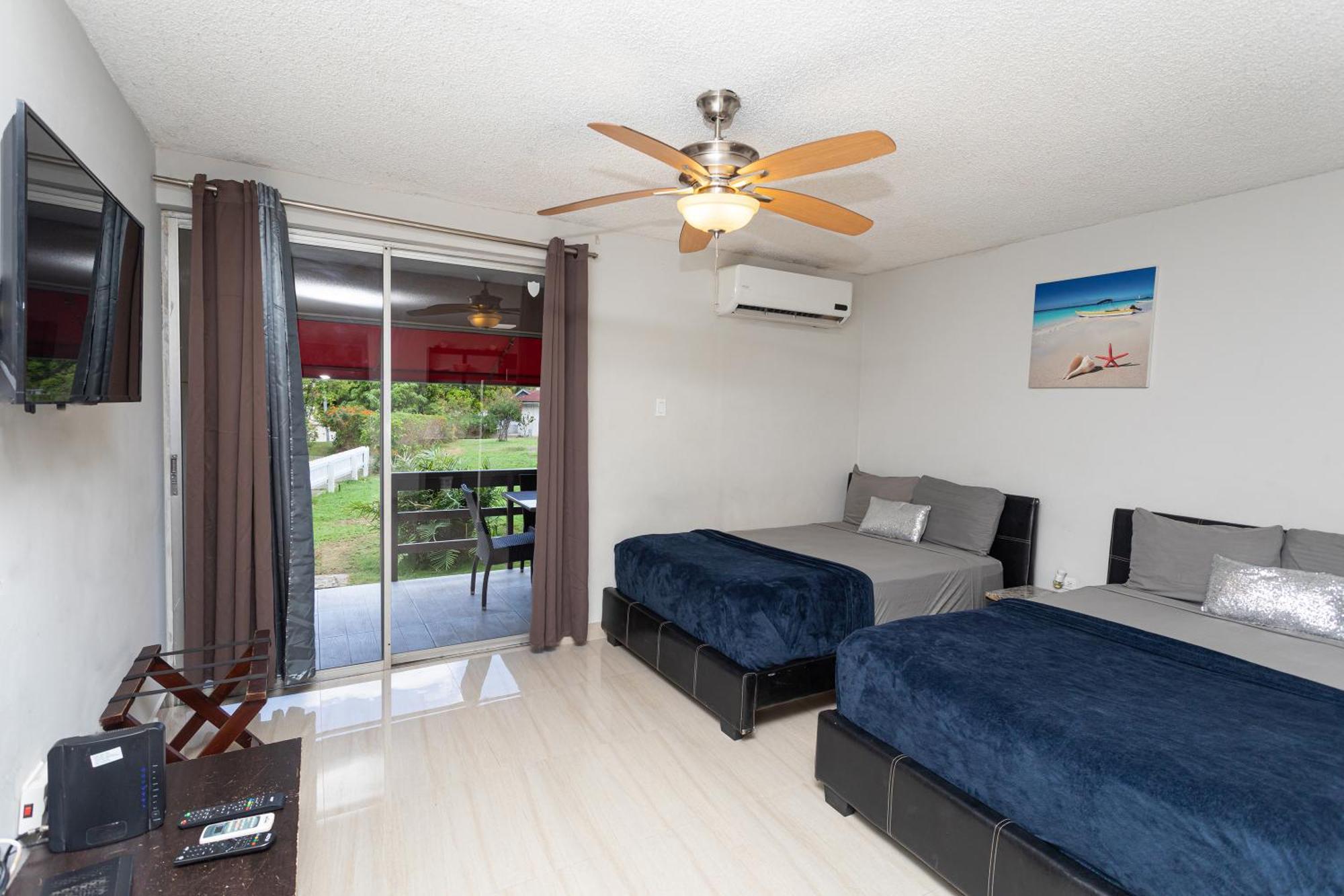 Montego Bay Club Apartments Exterior photo