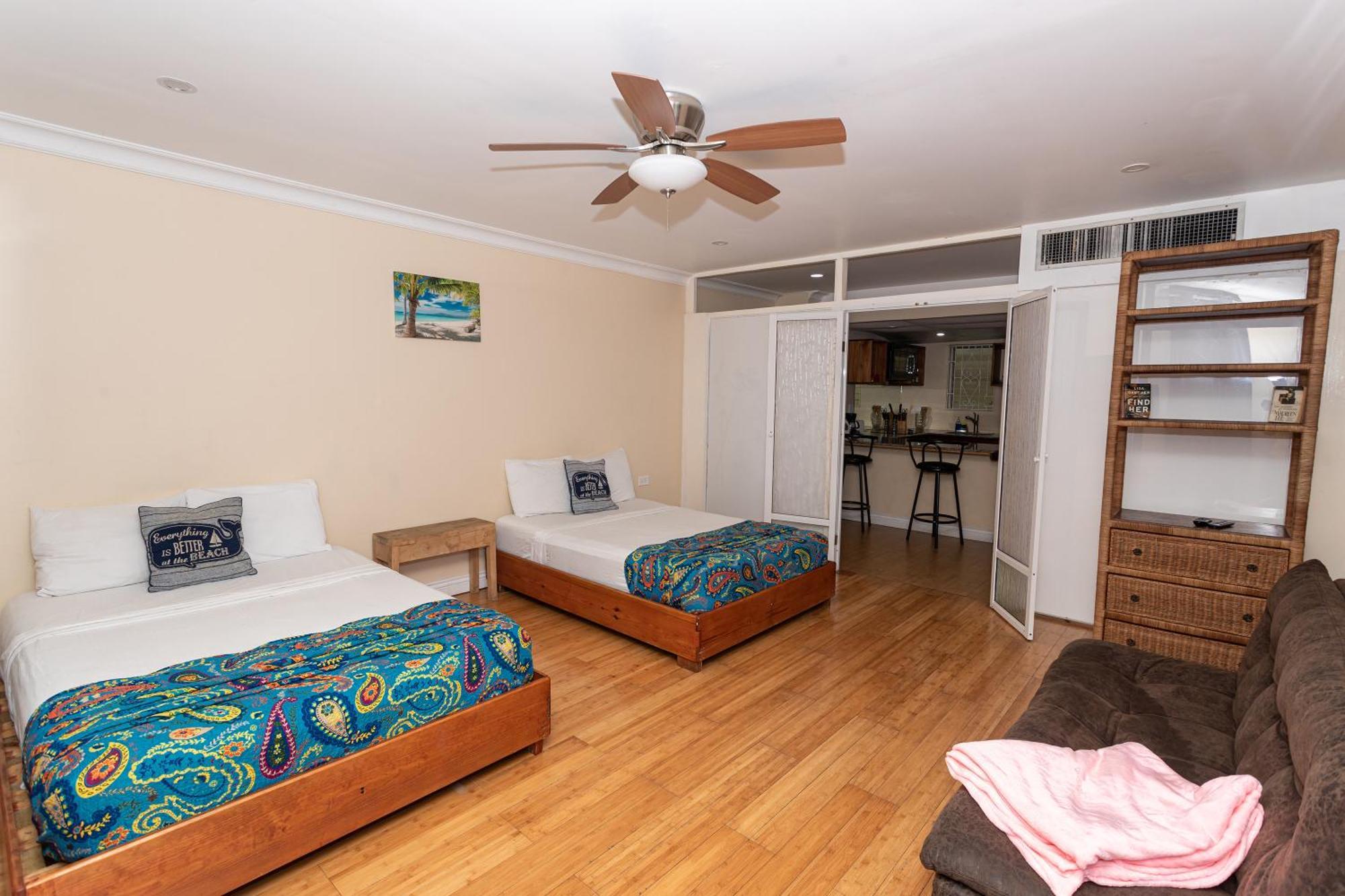 Montego Bay Club Apartments Exterior photo