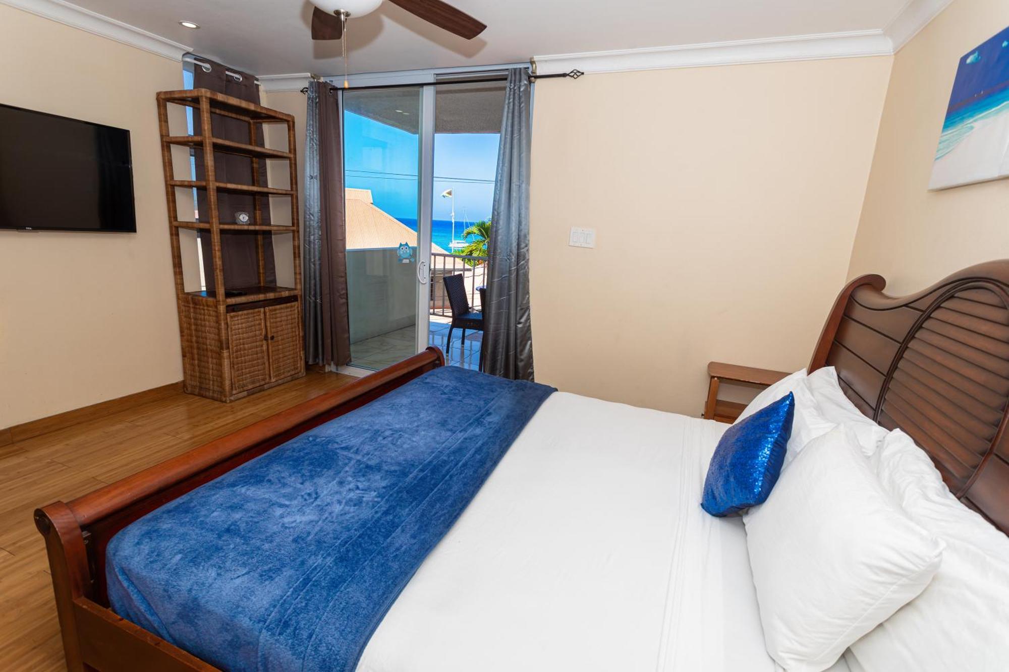 Montego Bay Club Apartments Exterior photo