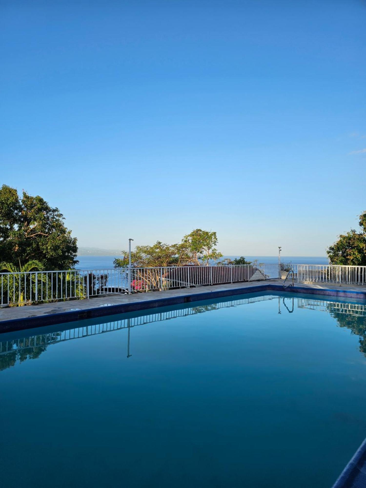 Montego Bay Club Apartments Exterior photo