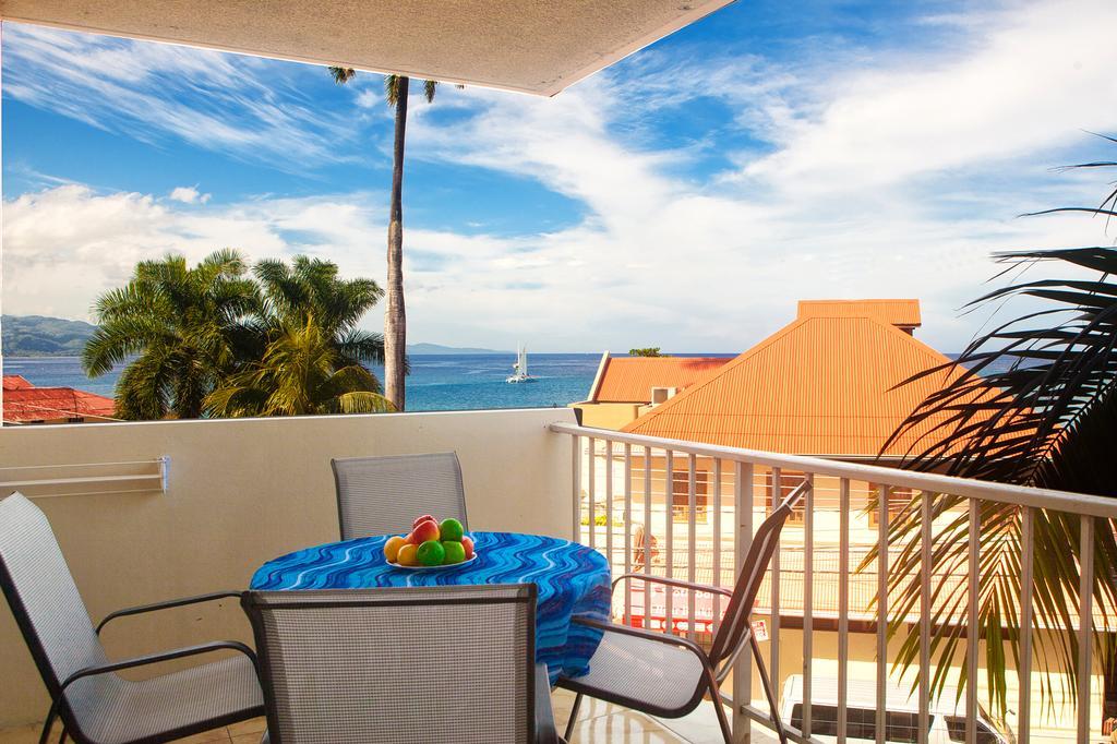 Montego Bay Club Apartments Exterior photo