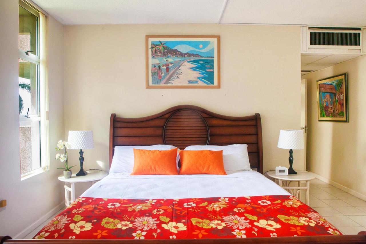 Montego Bay Club Apartments Exterior photo